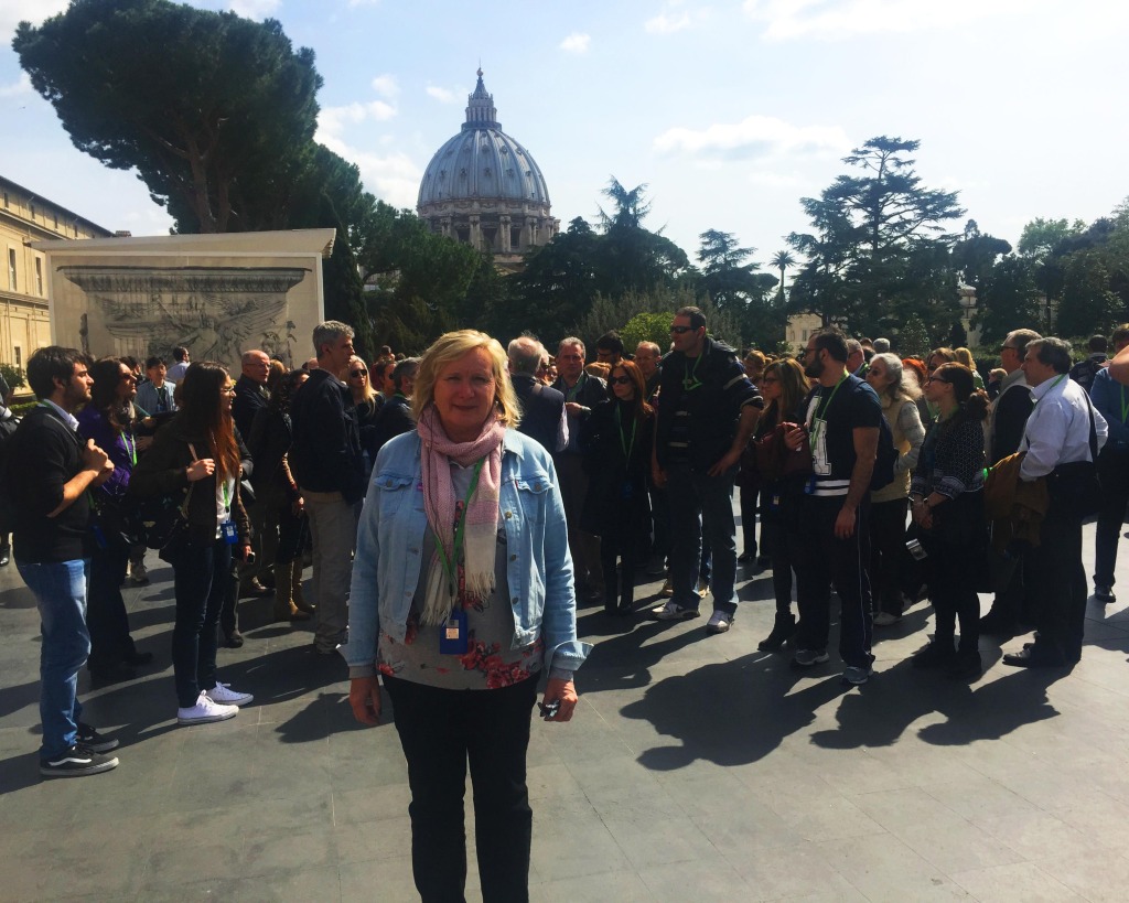 Lea Ann tours the vatican with City Wonders