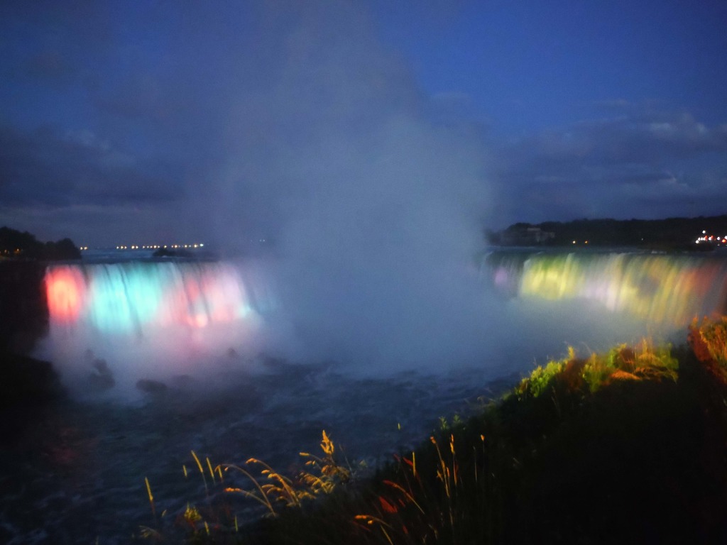 solo trip to Niagara Falls night light show