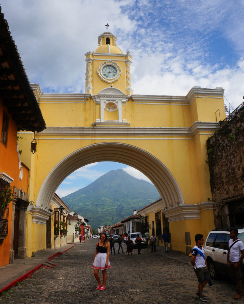 arch photos of antigua guatemala