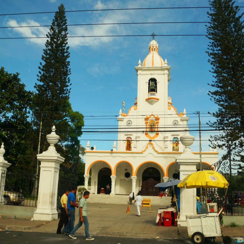 traveling alone in el salvador- church - Something In Her Ramblings