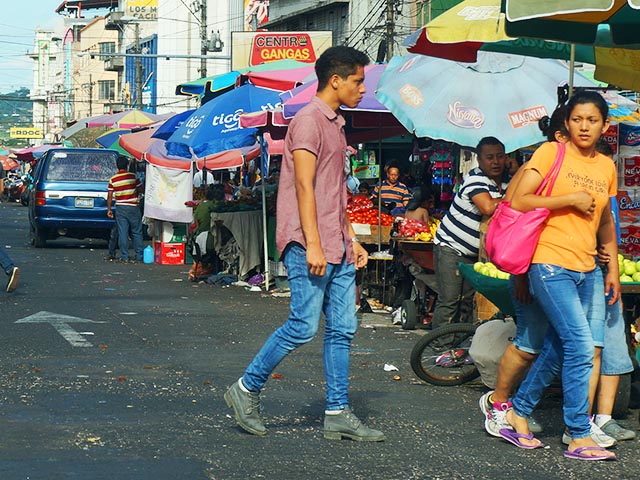 traveling alone in el salvador - the people of el salvador - Something ...