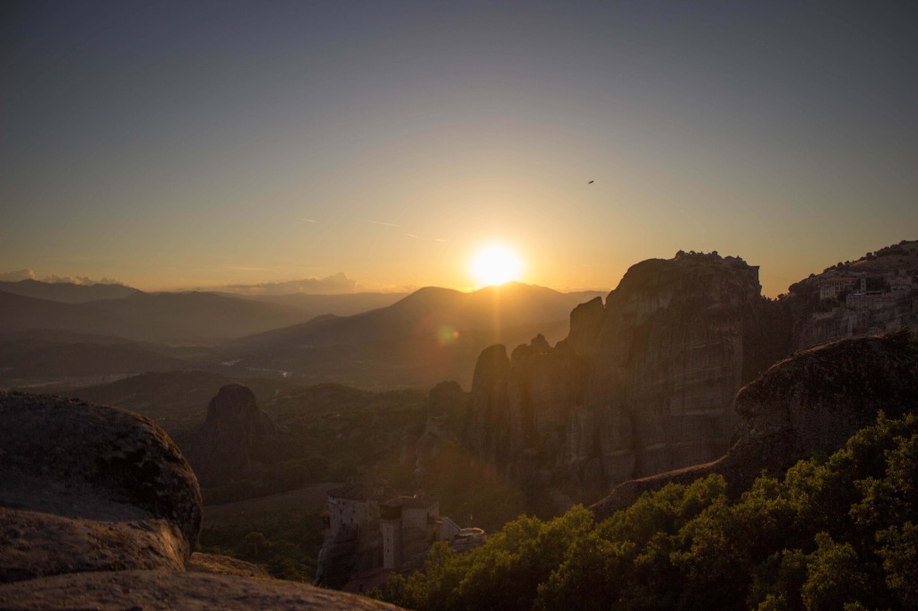 Solo Travel in Greece MeteroaGoldenHour5