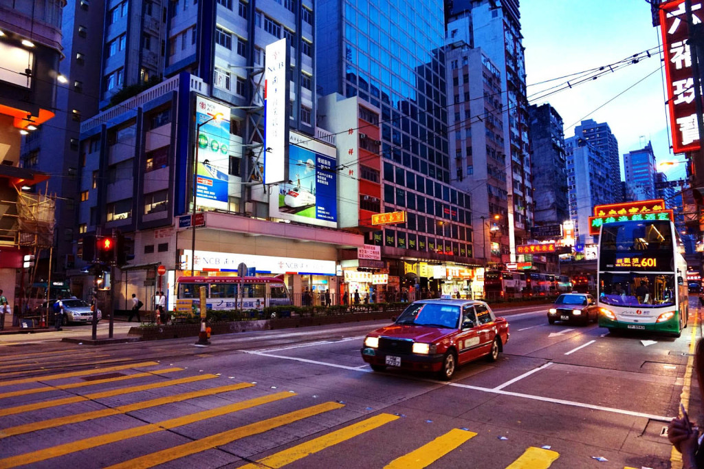 solo travel in hong kong city lights