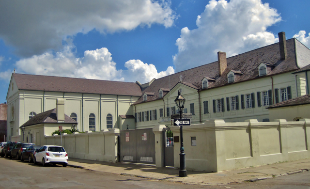 ursaline-convent-walking-tour-new-orleans