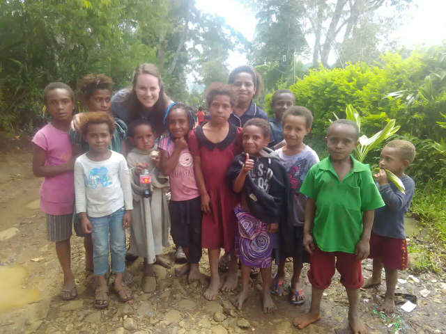 how to support local women when you travel - papua new guinea