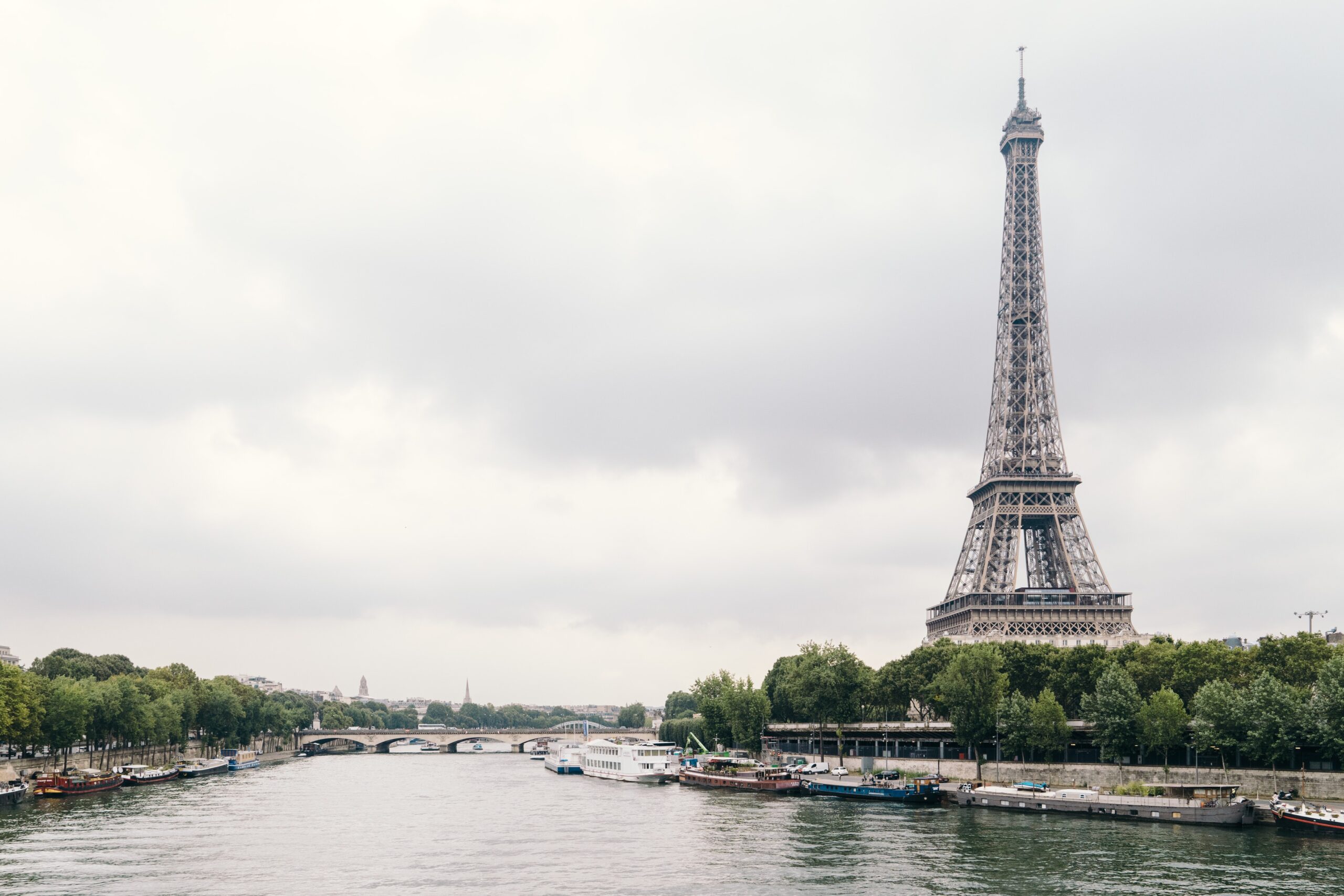 Read more about the article Rainy Days in Paris: Reflections on One Year Without Travel